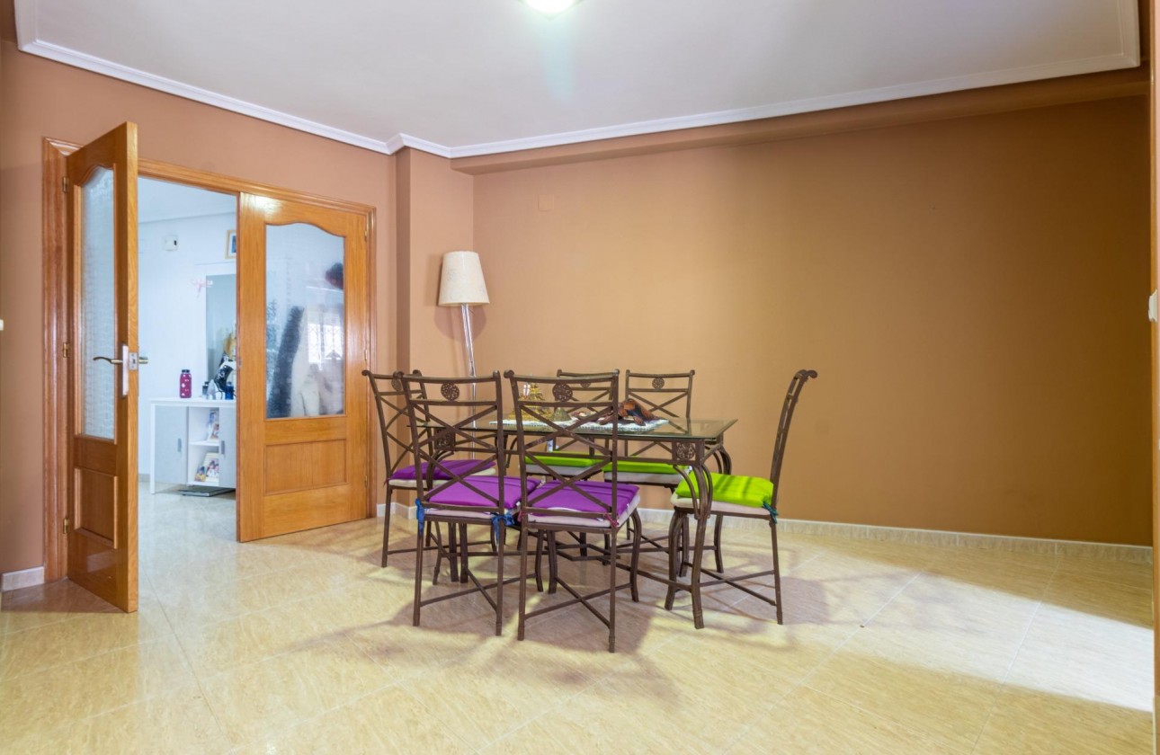 Resale - Apartment / flat - Torrevieja - Playa de los locos