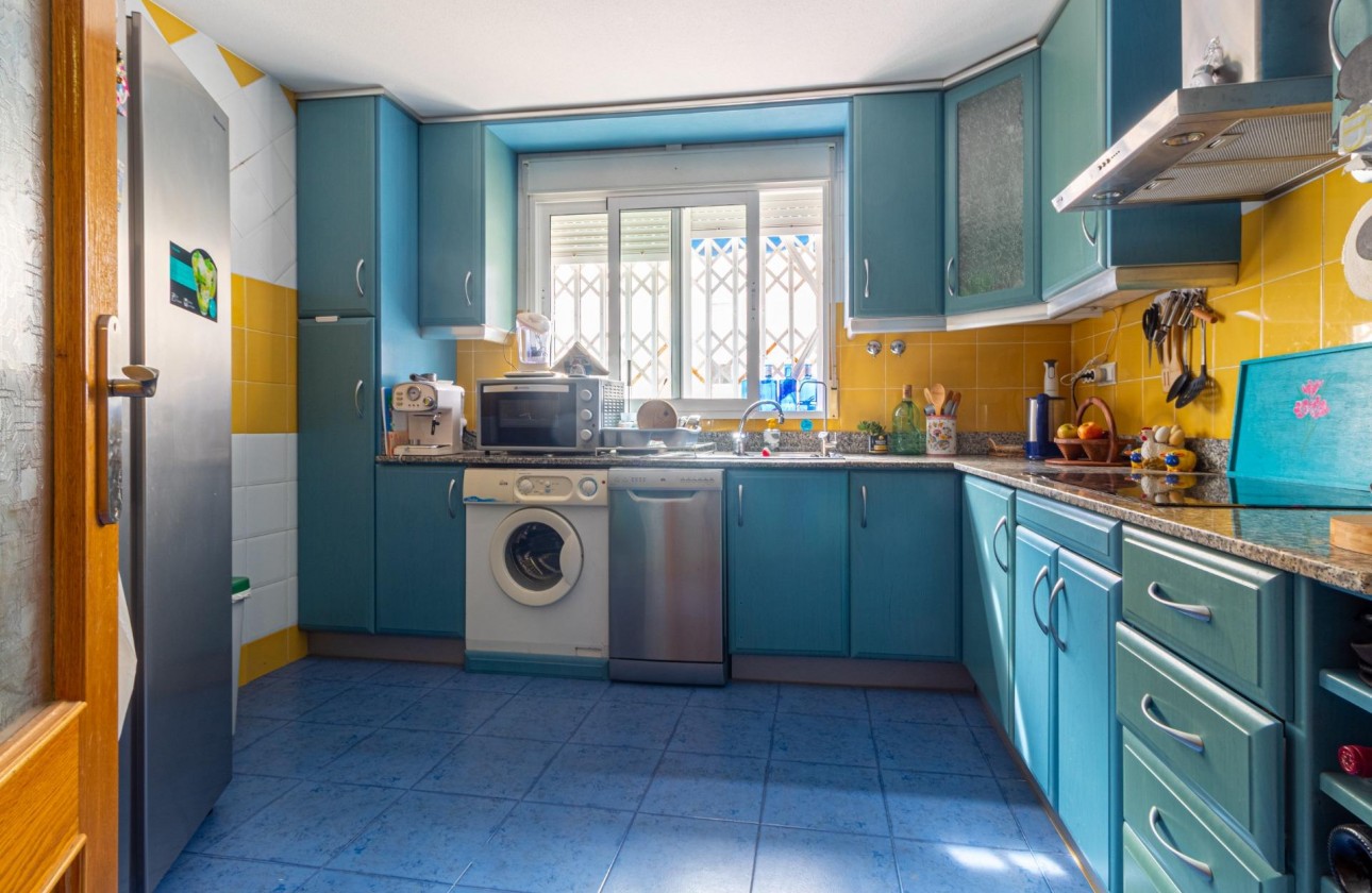 Resale - Apartment / flat - Torrevieja - Playa de los locos