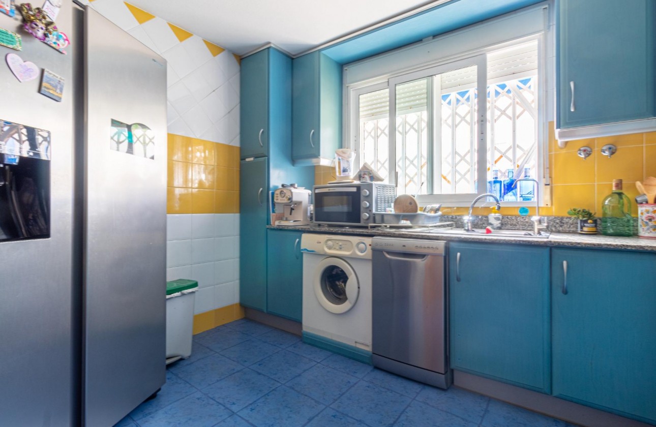 Resale - Apartment / flat - Torrevieja - Playa de los locos