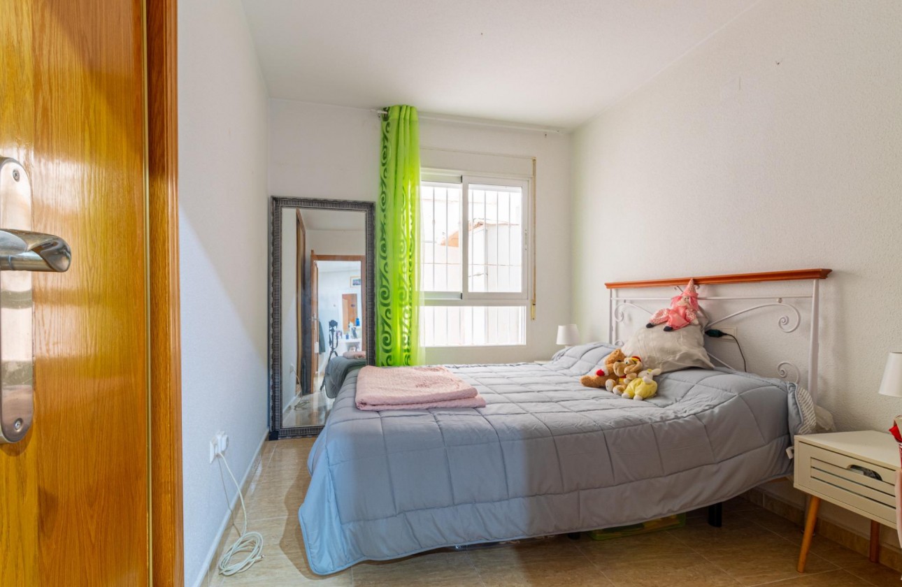 Resale - Apartment / flat - Torrevieja - Playa de los locos