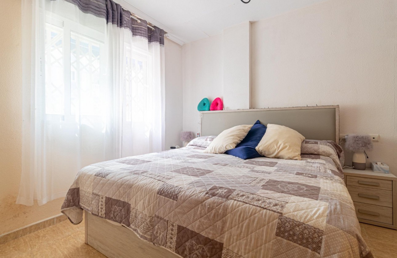 Resale - Apartment / flat - Torrevieja - Playa de los locos