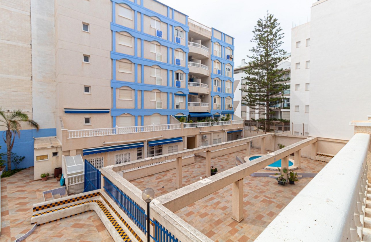 Resale - Apartment / flat - Torrevieja - Playa de los locos