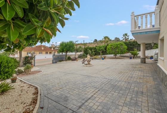 Resale - Villa - Algorfa