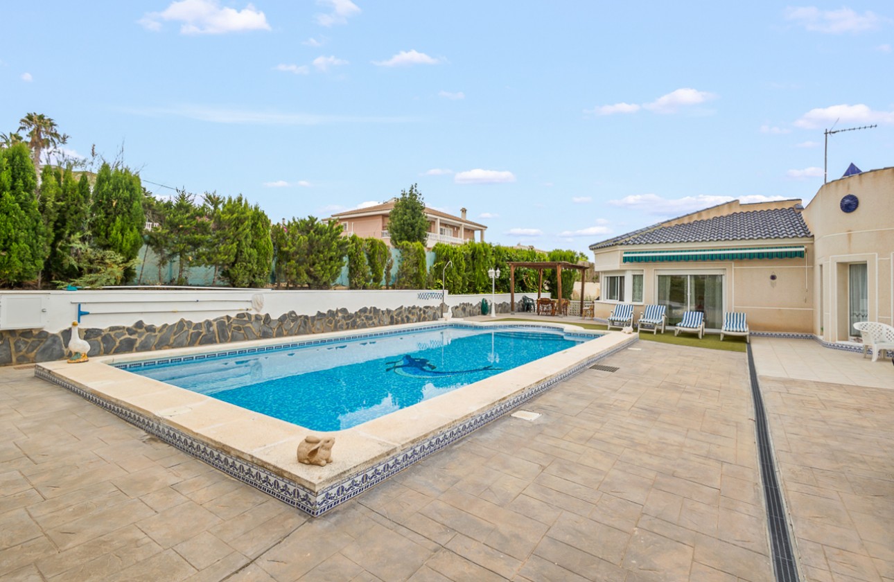 Resale - Villa - Algorfa