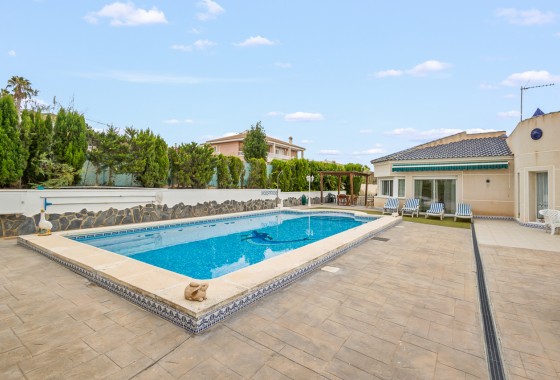 Resale - Villa - Algorfa