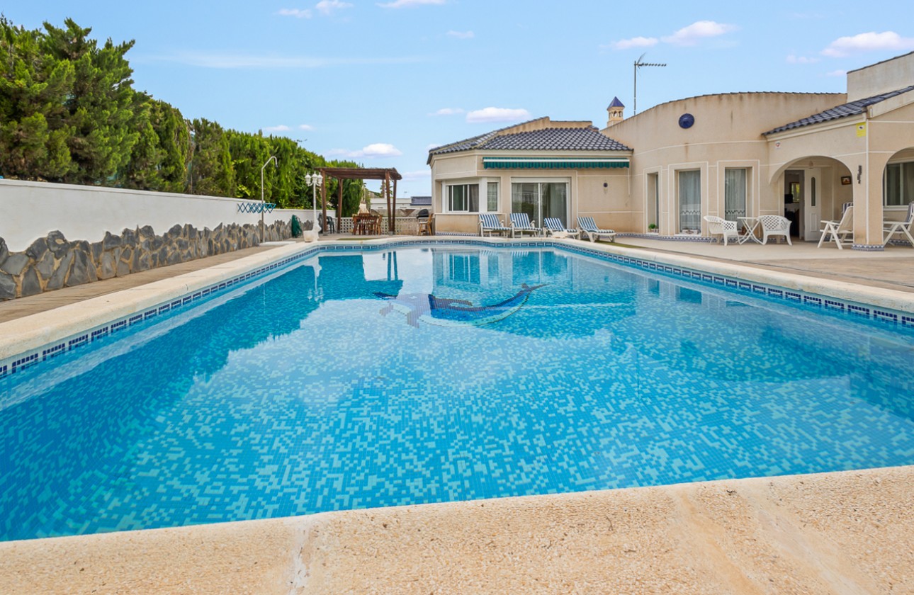 Resale - Villa - Algorfa