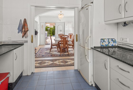 Resale - Villa - Algorfa