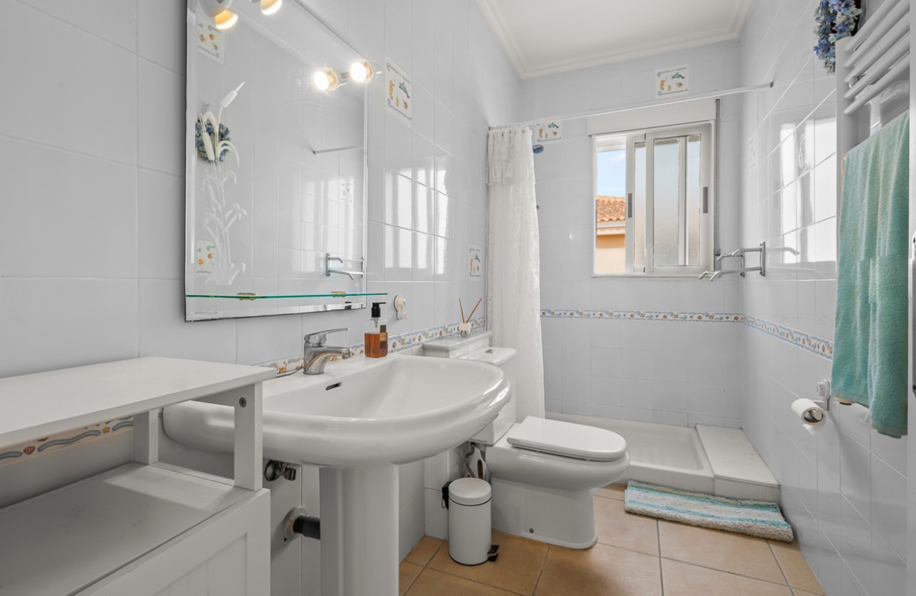 Resale - Villa - Algorfa