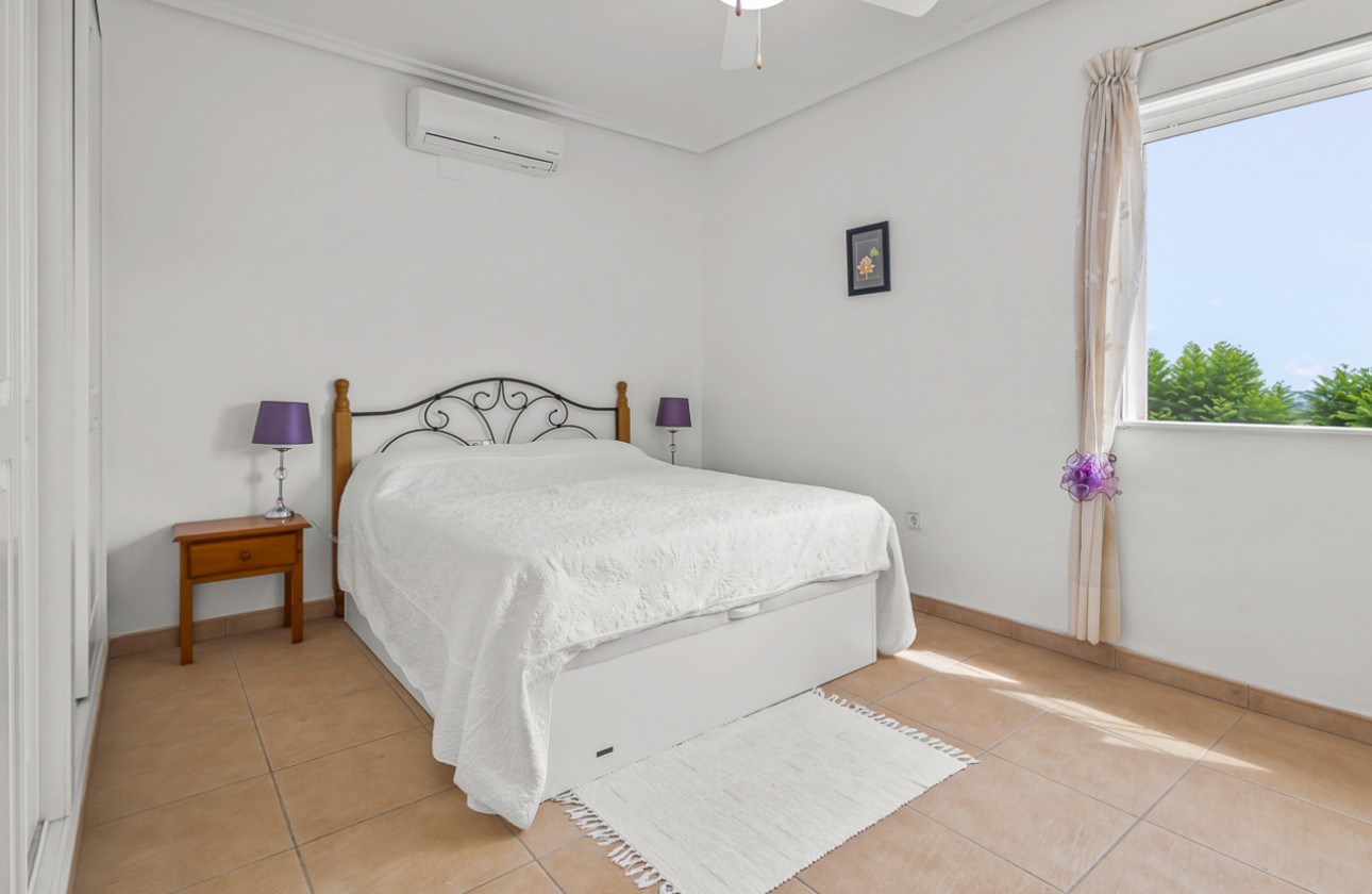 Resale - Villa - Algorfa