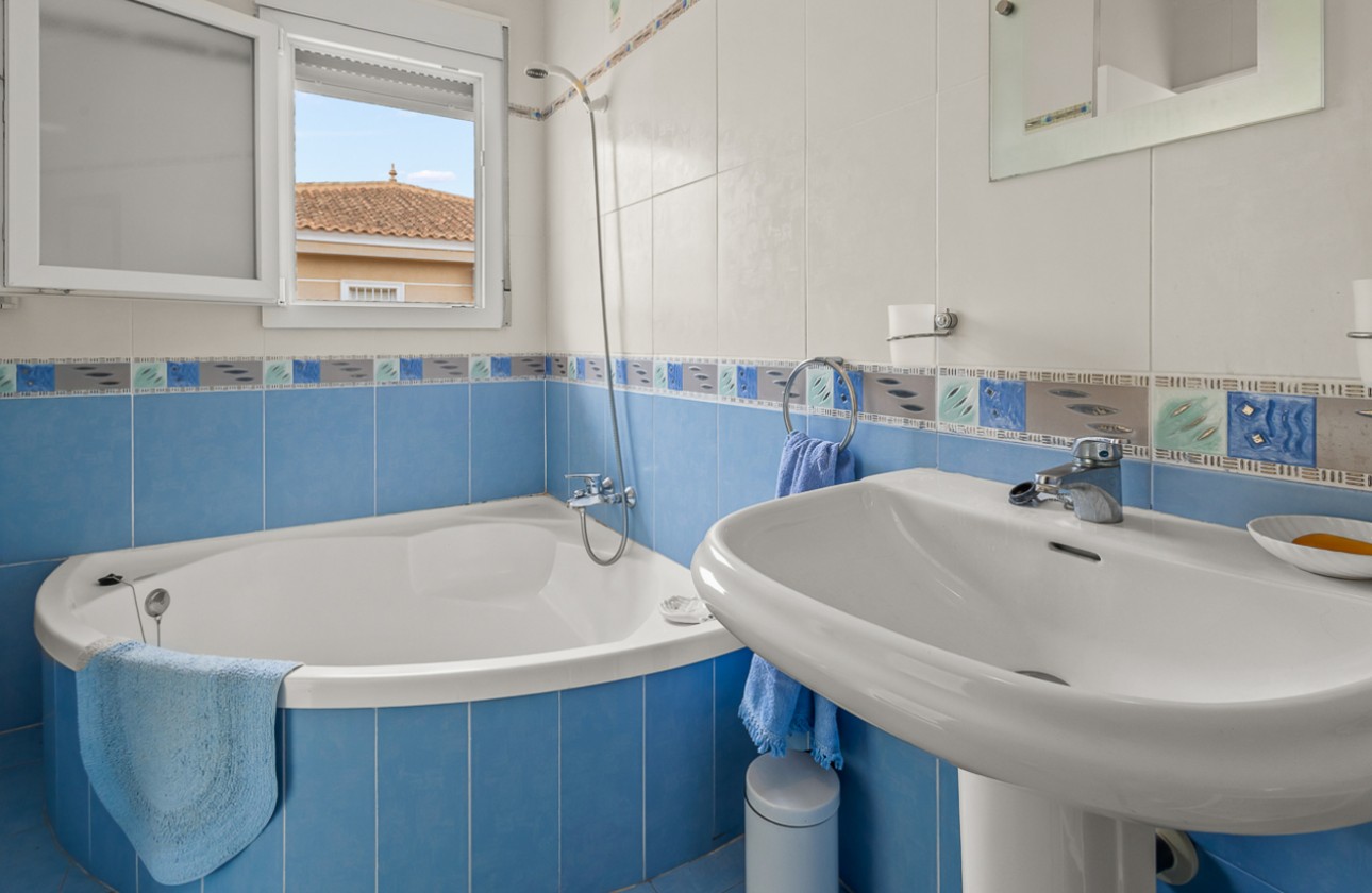 Resale - Villa - Algorfa