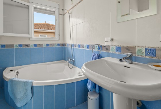 Resale - Villa - Algorfa