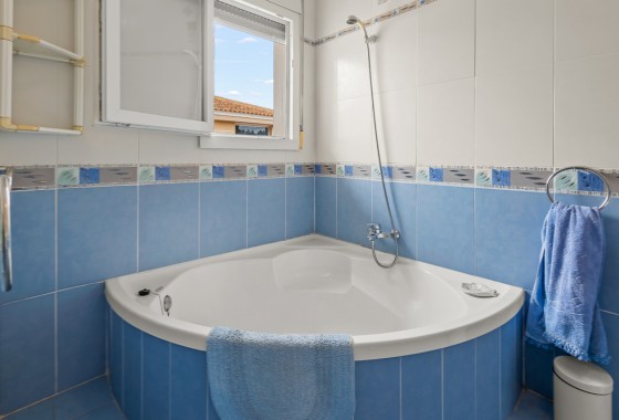 Resale - Villa - Algorfa