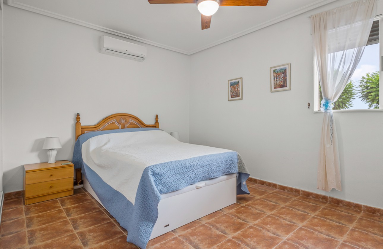 Resale - Villa - Algorfa