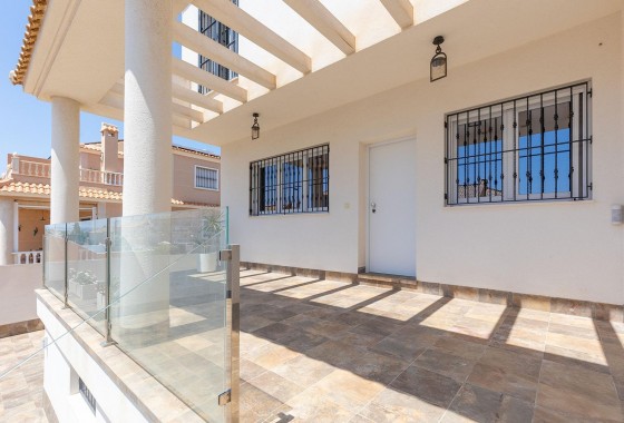 Resale - Villa - Torrevieja - Aguas Nuevas