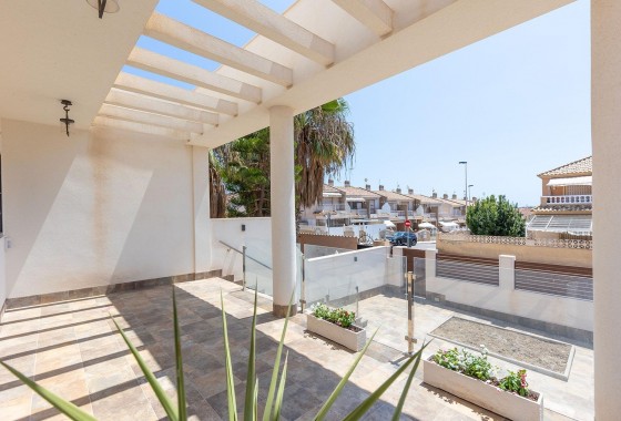 Resale - Villa - Torrevieja - Aguas Nuevas