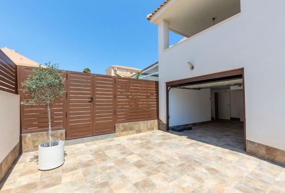 Resale - Villa - Torrevieja - Aguas Nuevas