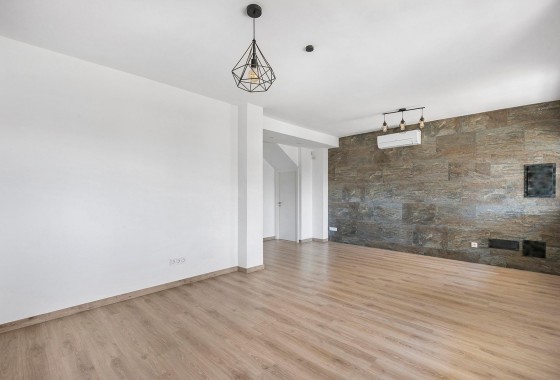 Resale - Villa - Torrevieja - Aguas Nuevas