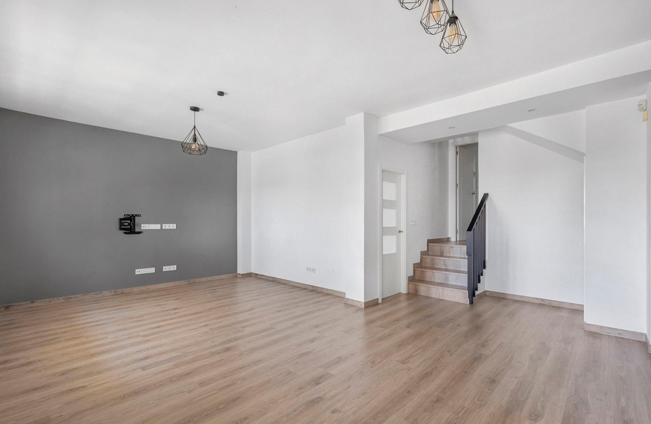 Resale - Villa - Torrevieja - Aguas Nuevas