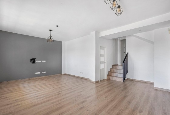 Resale - Villa - Torrevieja - Aguas Nuevas