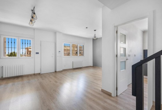 Resale - Villa - Torrevieja - Aguas Nuevas