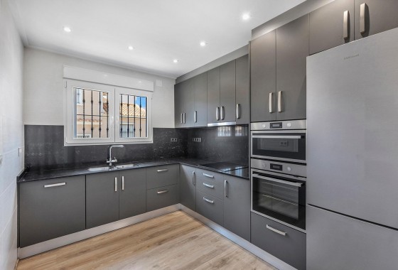 Resale - Villa - Torrevieja - Aguas Nuevas