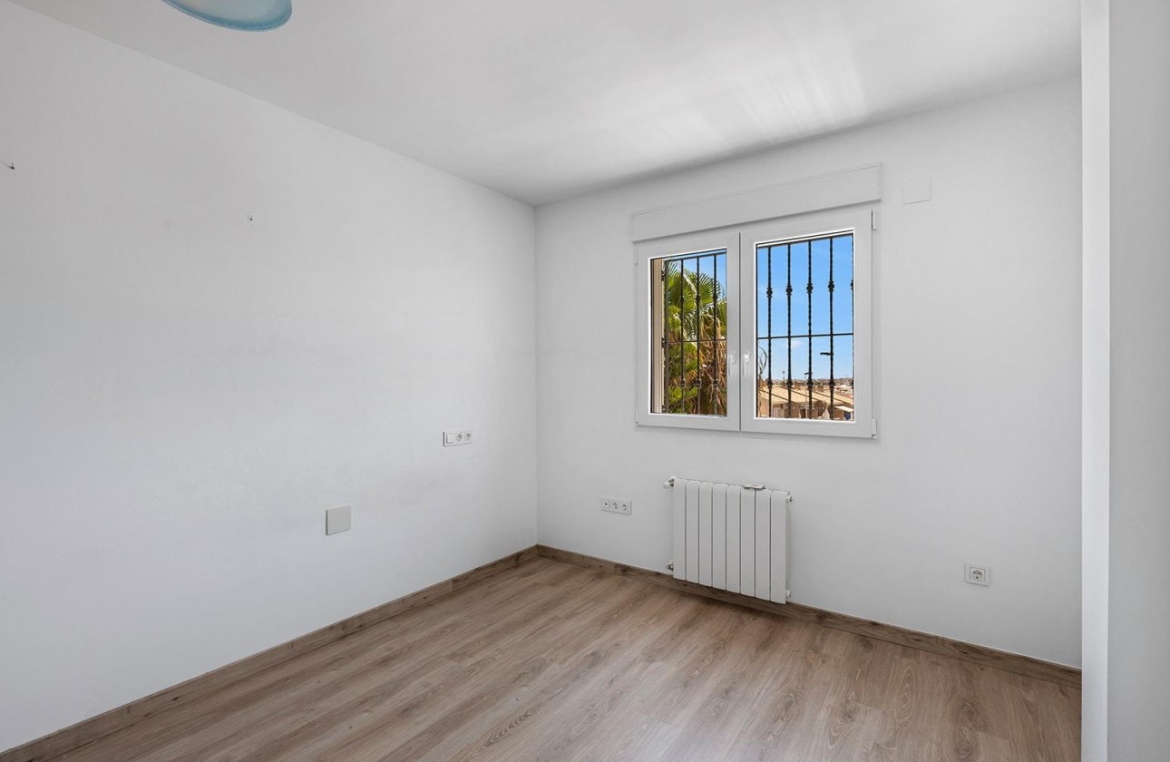 Resale - Villa - Torrevieja - Aguas Nuevas