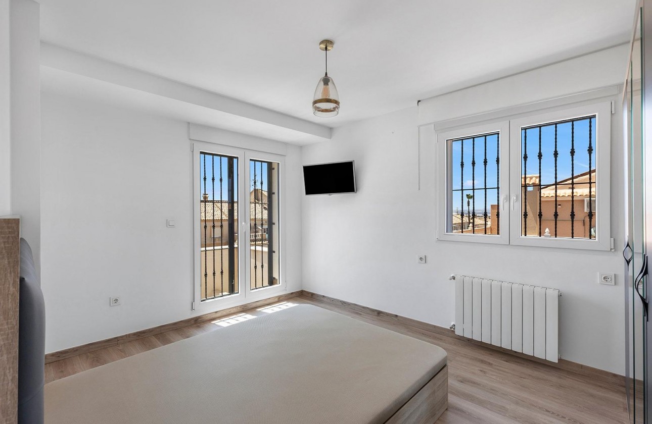 Resale - Villa - Torrevieja - Aguas Nuevas