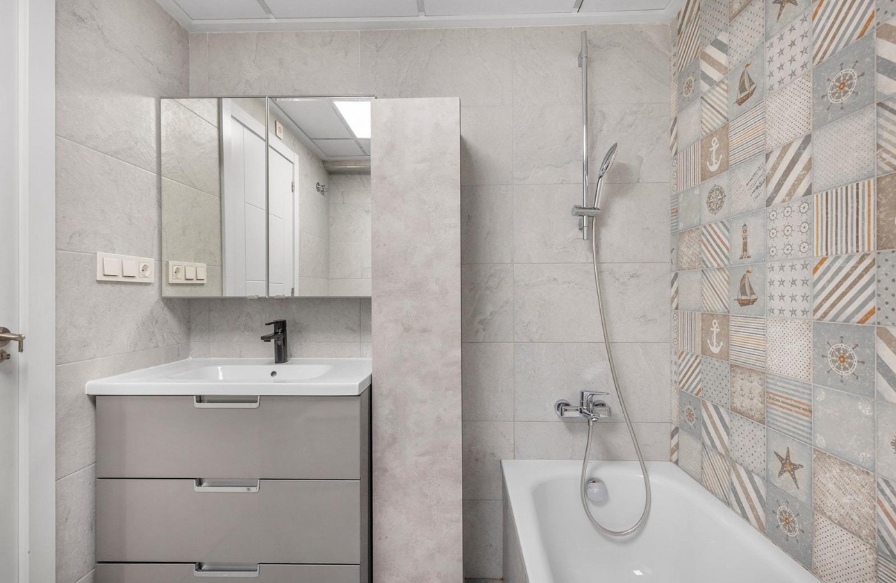 Resale - Villa - Torrevieja - Aguas Nuevas