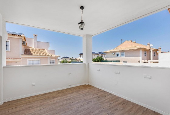 Resale - Villa - Torrevieja - Aguas Nuevas