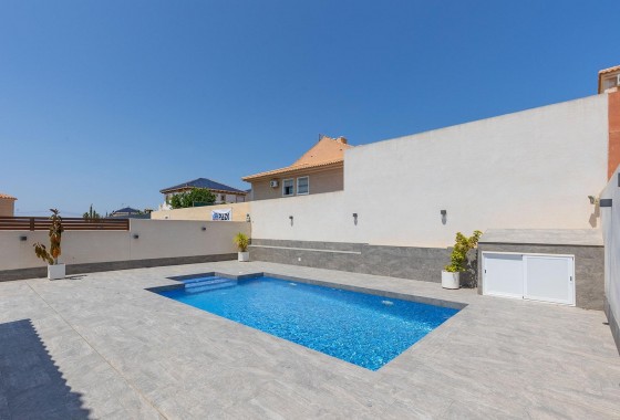 Resale - Villa - Torrevieja - Aguas Nuevas