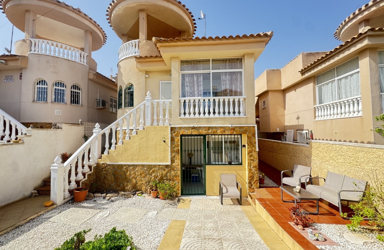 Resale - Villa - Villamartin