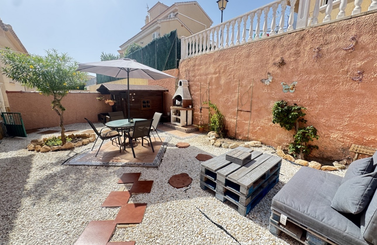 Resale - Villa - Villamartin