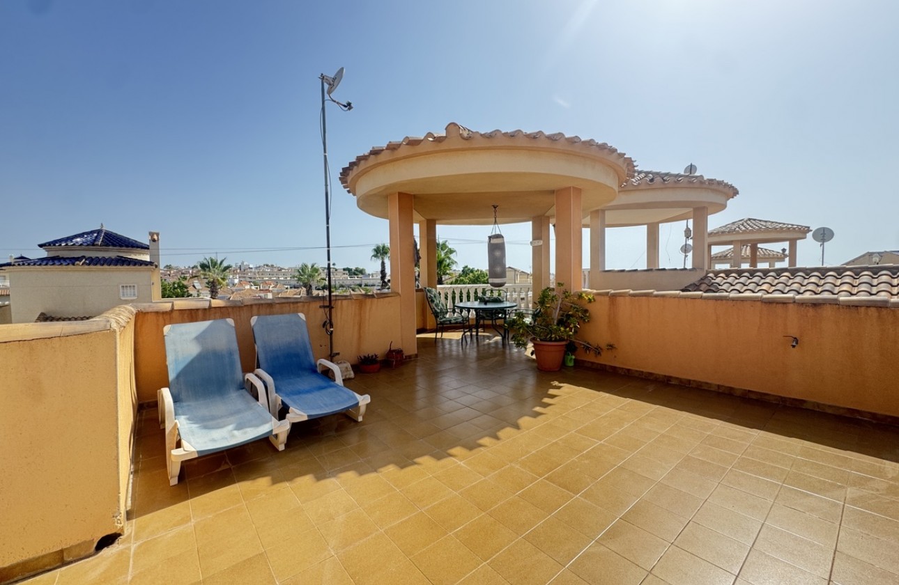 Resale - Villa - Villamartin