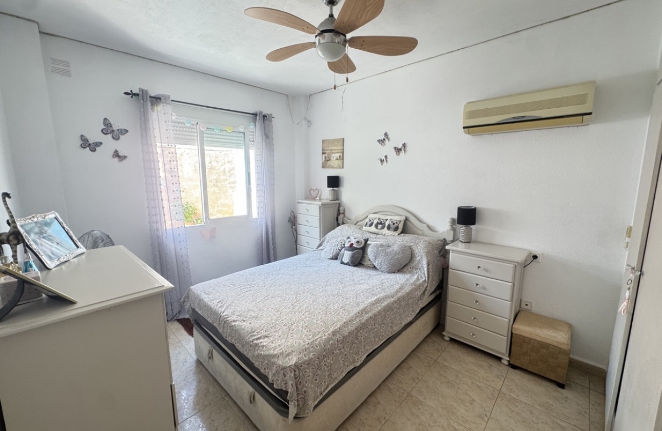 Resale - Villa - Villamartin