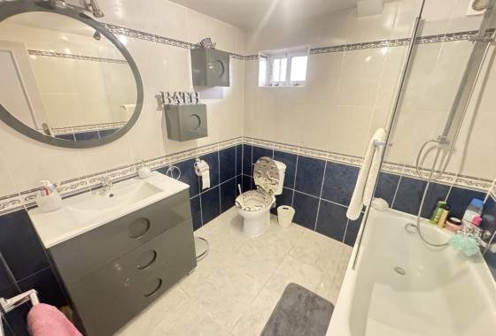 Resale - Villa - Villamartin