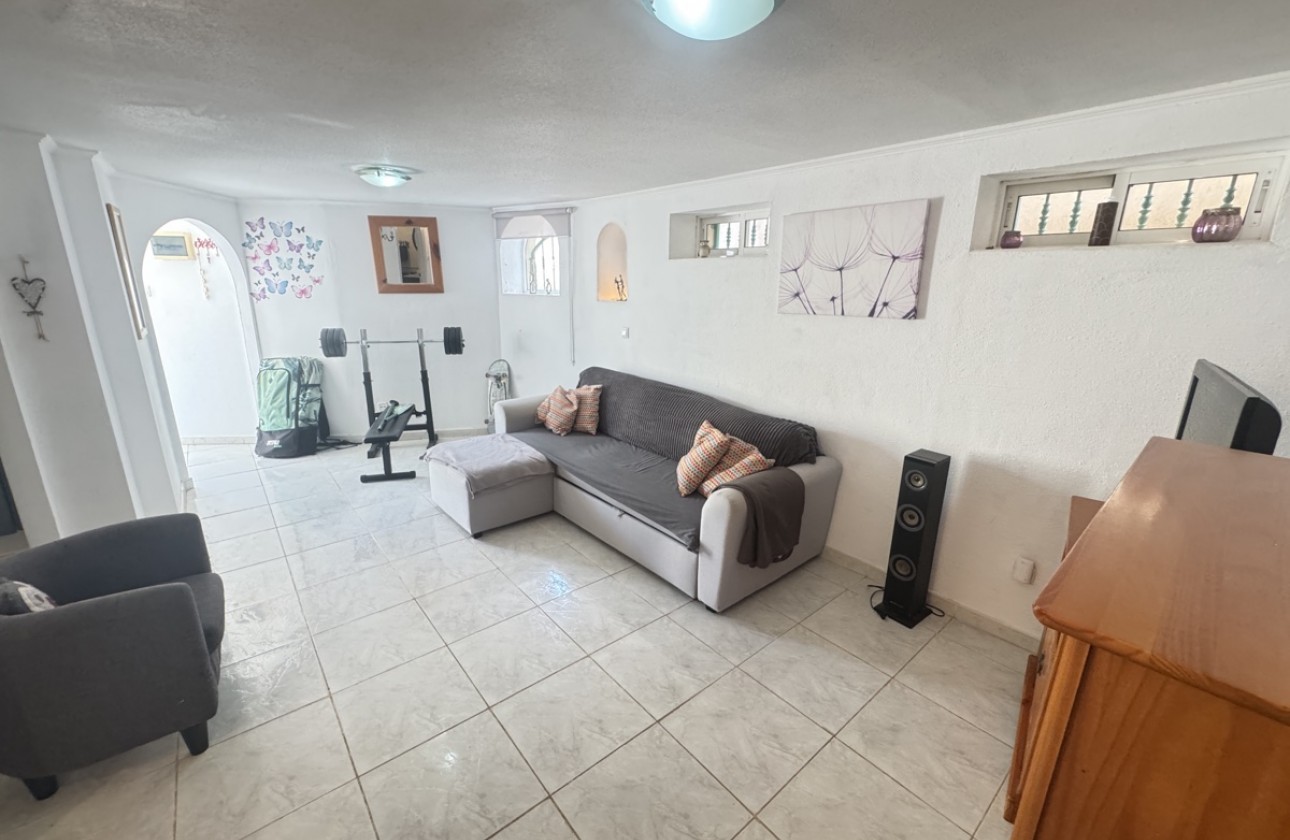 Resale - Villa - Villamartin