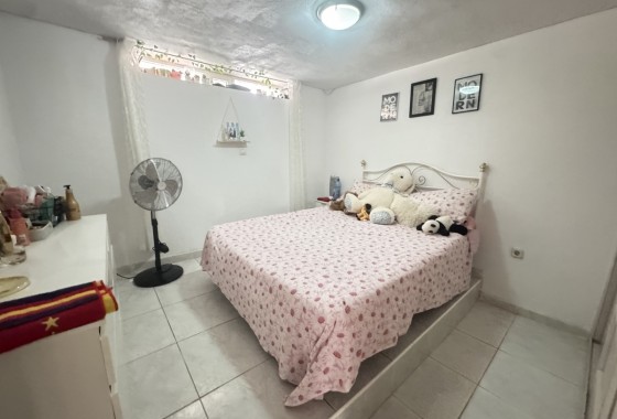 Resale - Villa - Villamartin