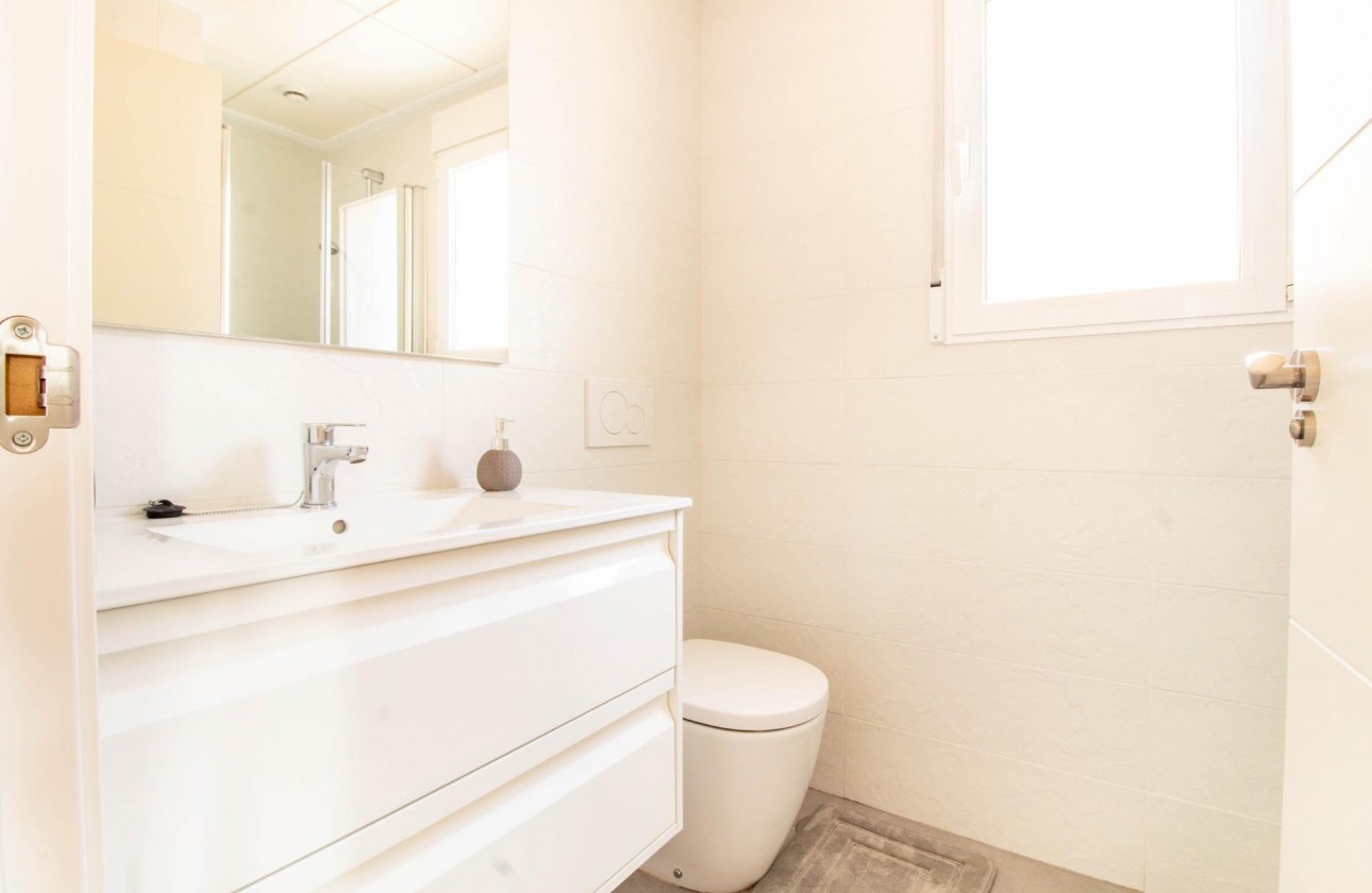 Resale - Bungalow - Torrevieja - Punta prima