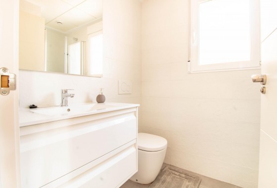 Resale - Bungalow - Torrevieja - Punta prima