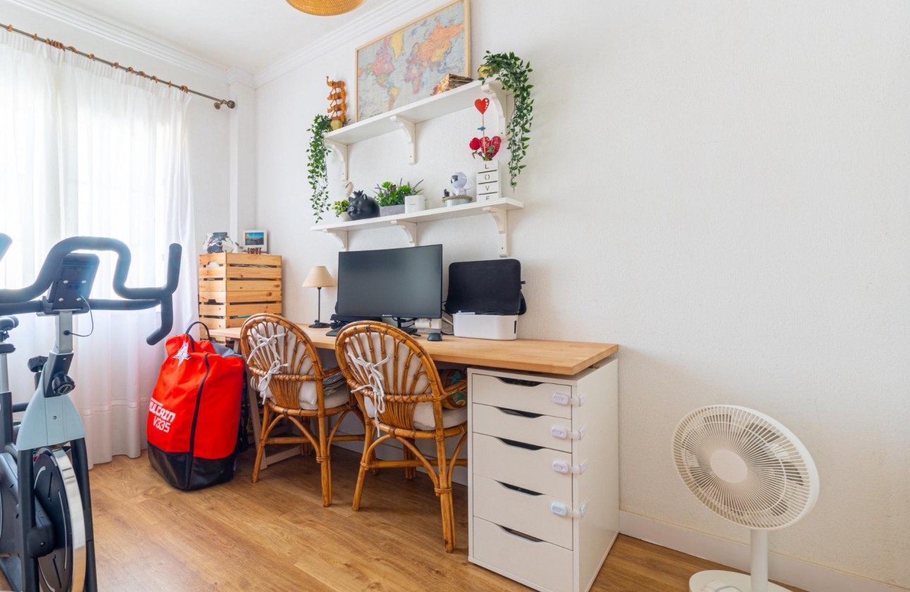 Resale - Apartment / flat - Torrevieja - La veleta