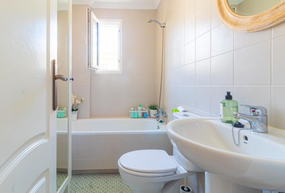 Resale - Apartment / flat - Torrevieja - La veleta