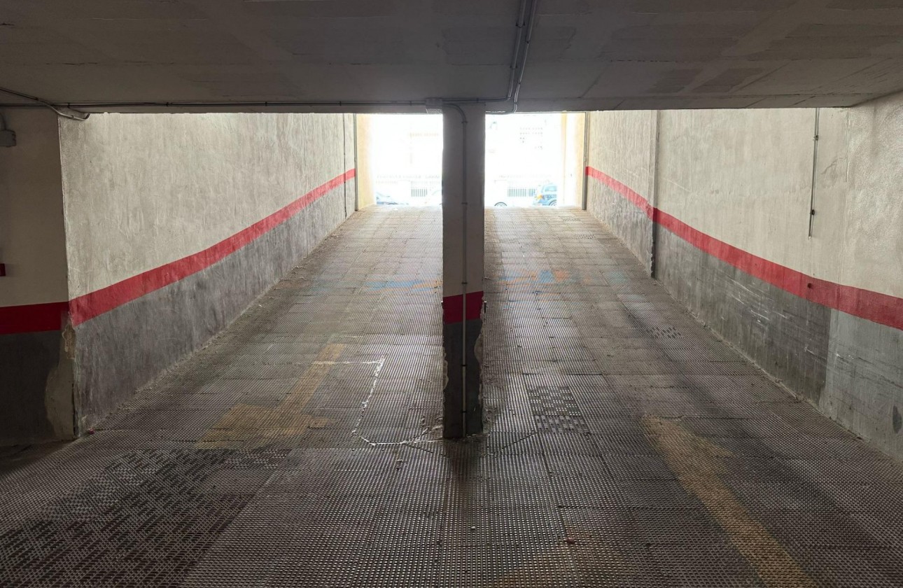 Reventa - Garaje - Torrevieja - Centro