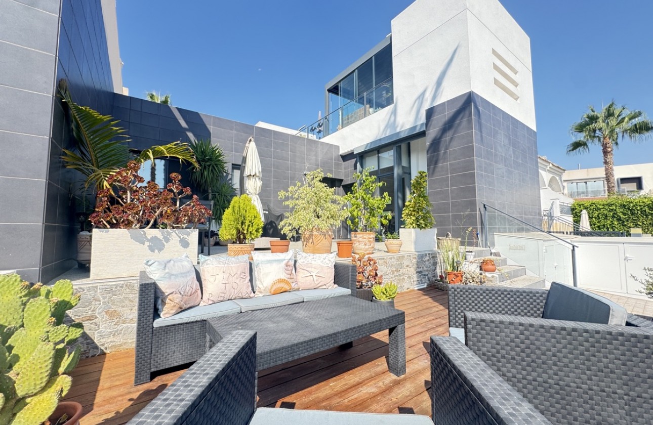 Resale - Villa - Villamartin