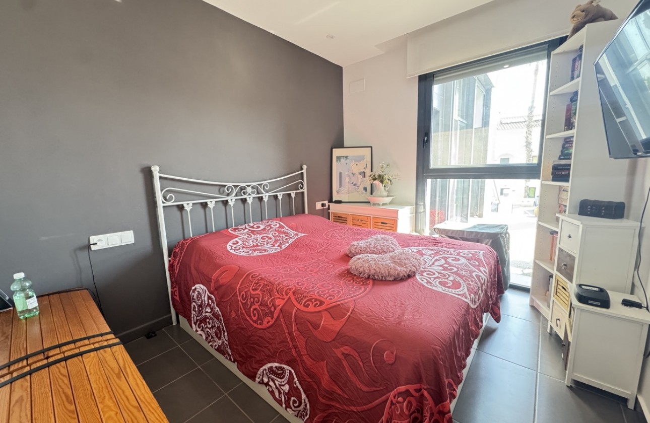 Resale - Villa - Villamartin