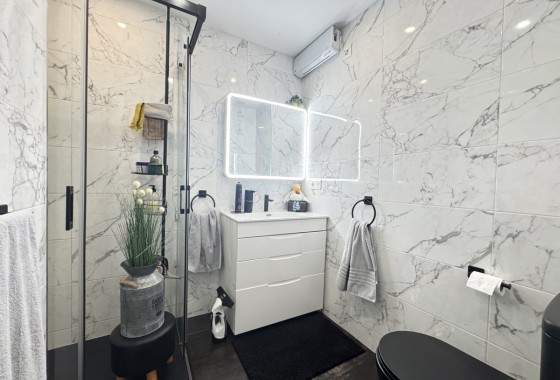 Resale - Villa - Villamartin