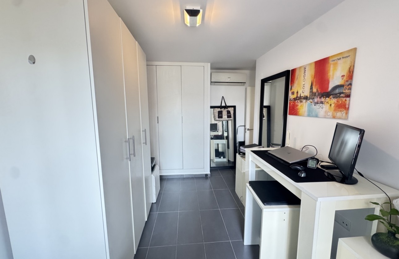 Resale - Villa - Villamartin