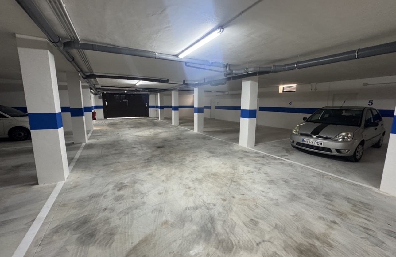 Resale - Apartment / flat - Villamartin