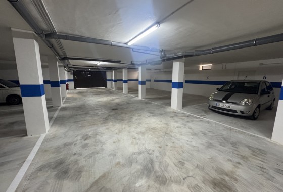 Resale - Apartment / flat - Villamartin