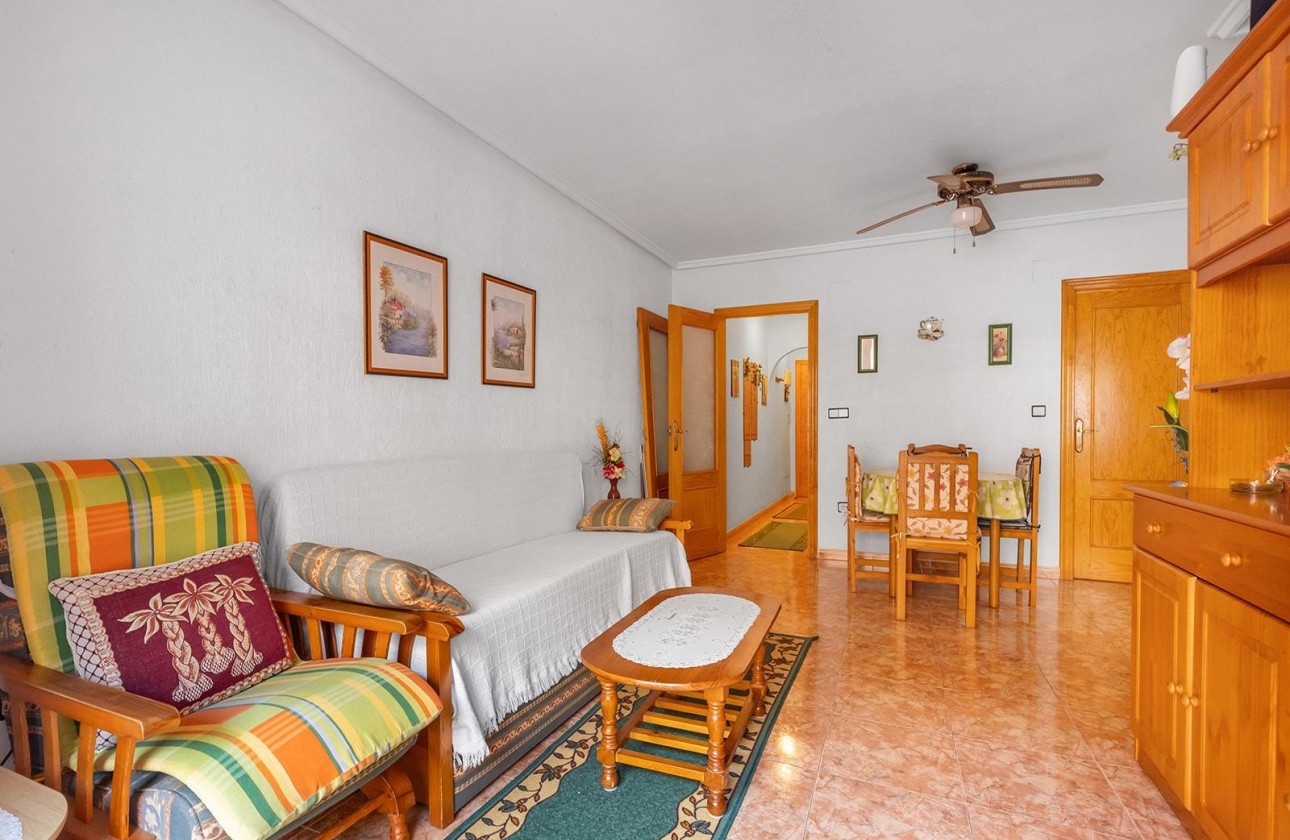 Resale - Apartment / flat - Torrevieja - Estacion de autobuses