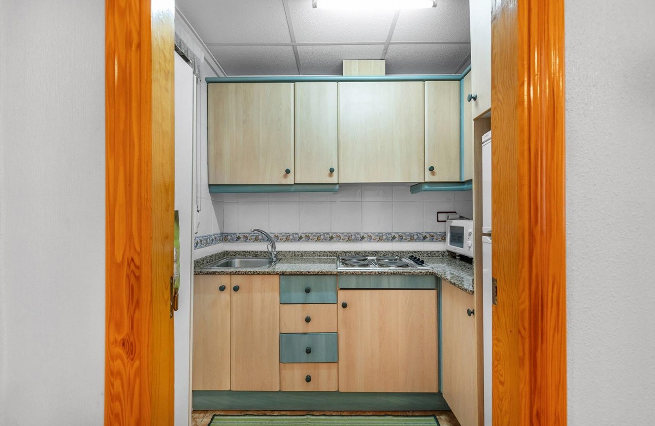 Resale - Apartment / flat - Torrevieja - Estacion de autobuses